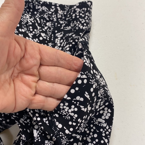 Lululemon Tight Stuff, Leggings, Size 4 - Picture 5 of 15